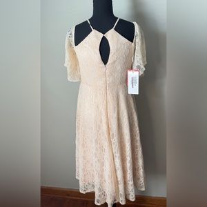Pearl pink David’s bridal lace dress with ruffle popover size 5/6